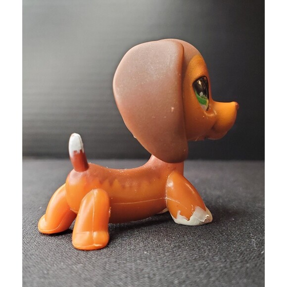 RARE 2006 LPS Savannah Reed #675 Dachshund Green Eyes Magnet in Paw - Picture 3 of 3